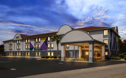 Spark By Hilton Tifton