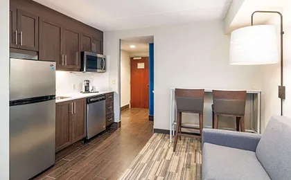 Holiday Inn Express Hotel & Suites Milton By IHG