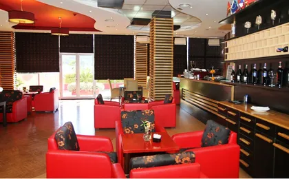 Class Hotel