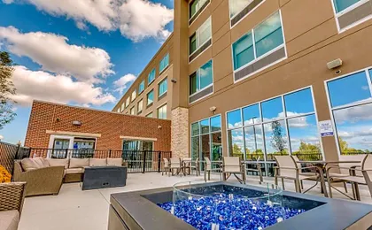 Holiday Inn Express & Suites Okemos - University Area By IHG