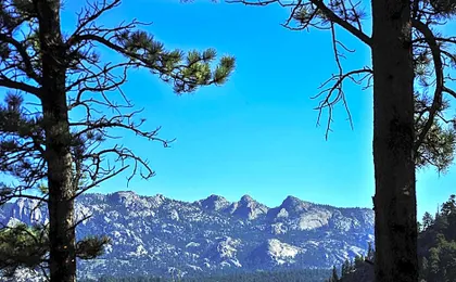 The Historic Crags Lodge