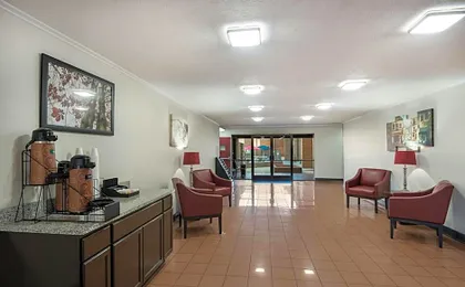 Red Roof Inn & Suites Lexington - Hamburg
