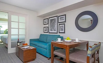 Peacock Suites