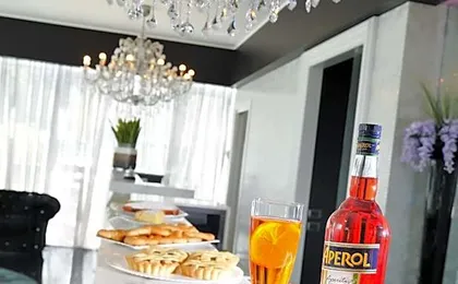 Hotel In - Lounge Room