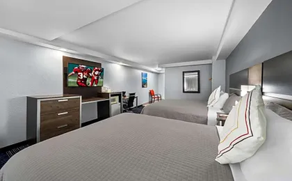 Admiralty Inn & Suites - a Red Collection Hotel