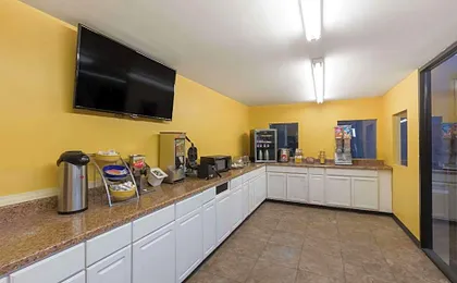 Days Inn by Wyndham Midland