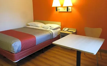 Motel 6-Roseville, MN - Minneapolis North
