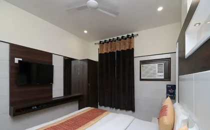 HOTEL TVS
