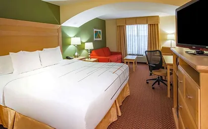 La Quinta Inn & Suites by Wyndham Rochester Mayo Clinic S