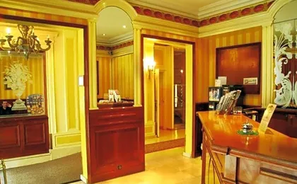 Hotel Touring Opera