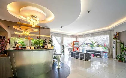 Goldenhill Hotel