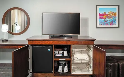 Hampton Inn & Suites St. Louis at Forest Park