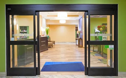 Holiday Inn Express & Suites Davenport North By IHG