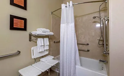 Comfort Inn & Suites Waterloo - Cedar Falls