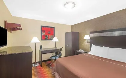 Howard Johnson by Wyndham North Bergen