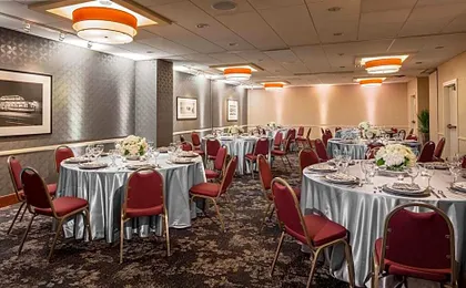 DoubleTree Suites By Hilton Minneapolis