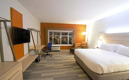 Holiday Inn Express & Suites Toledo West By IHG