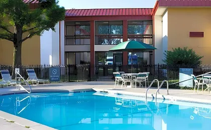 Quality Inn & Suites Kansas City I-435n Near Sports Complex