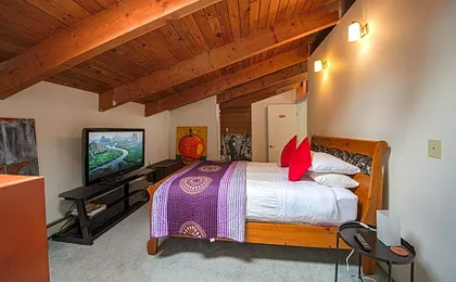 Cypress: Private Bedroom/Bathroom/Office, with Shared Pool, Hot tub