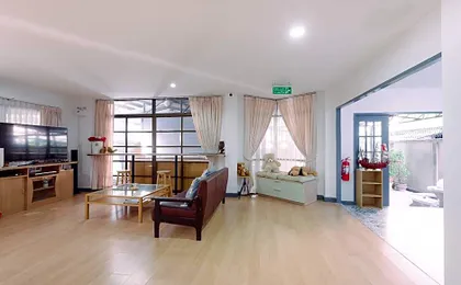 BaanSu Hostel