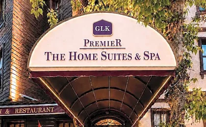 GLK PREMIER The Home Suites & Spa