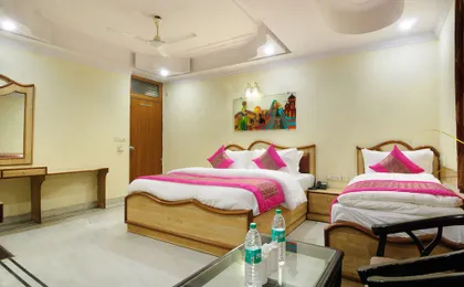 Hotel De Holiday International