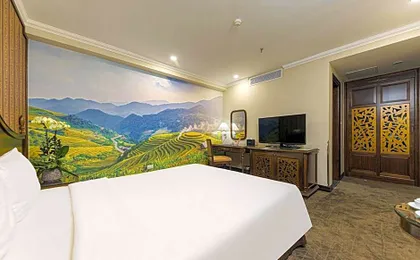 Chalcedony Grand Hotel