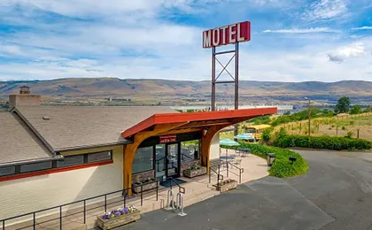 Celilo Inn