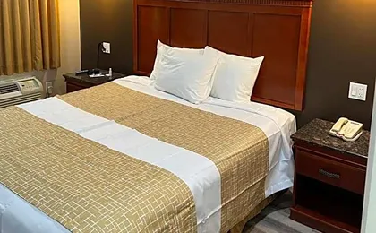Travelodge by Wyndham Brea