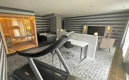 SL'otel im Parforcehaus
