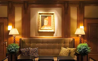 Diplomat Hotel