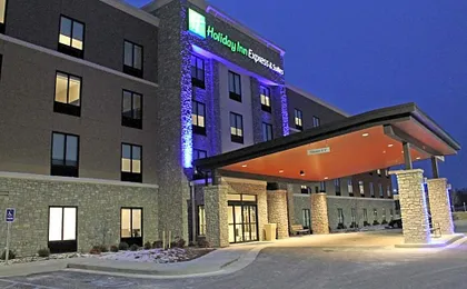 Holiday Inn Express & Suites St. Louise South I-55 By IHG