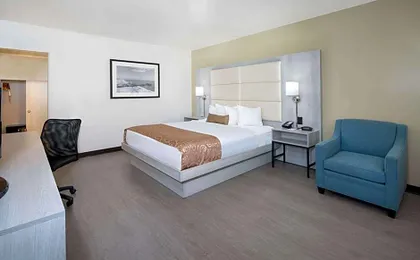 Ramada by Wyndham Burbank Airport