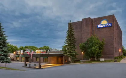 Days Inn & Conference Centre by Wyndham Renfrew
