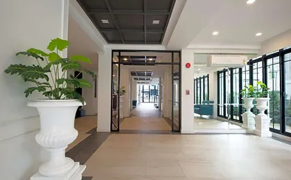 B2 Riverside Premier Hotel