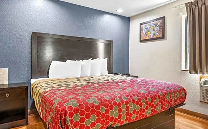 Econo Lodge Akron Copley Northwest