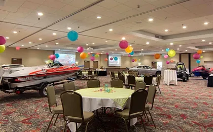 Holiday Inn Express and Suites Willmar By IHG