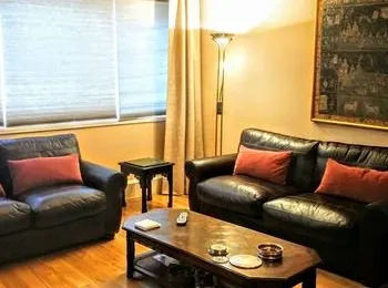 Queen Anne Apartment