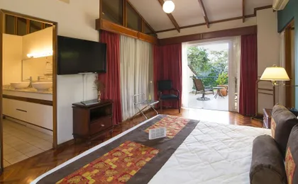 Apartotel & Suites Villas del Rio