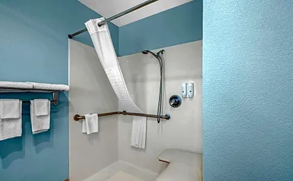Quality Inn & Suites At Coos Bay