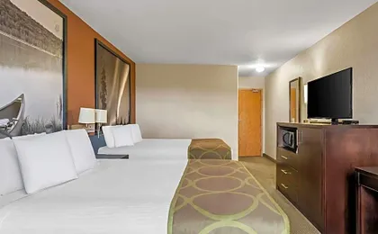Super 8 by Wyndham Meadow Lake
