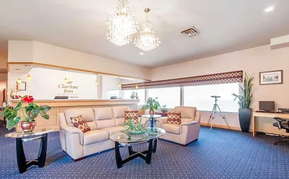 Clarion Inn Surfrider Resort