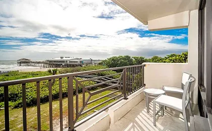 La Quinta Inn & Suites by Wyndham Cocoa Beach Oceanfront