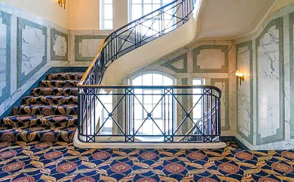Adelphi Hotel