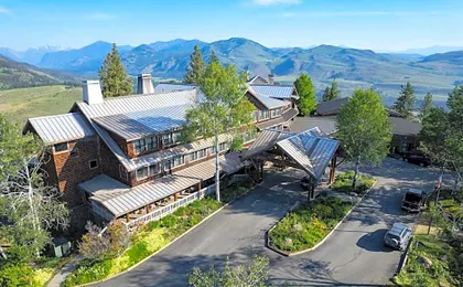 Sun Mountain Lodge