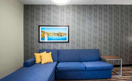 La Quinta Inn & Suites by Wyndham Buffalo Amherst