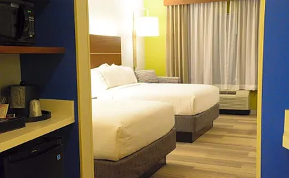 Holiday Inn Express & Suites Lexington Park California By IHG