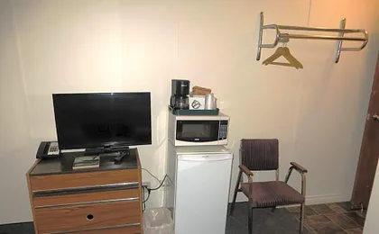 Macklin Motor Inn