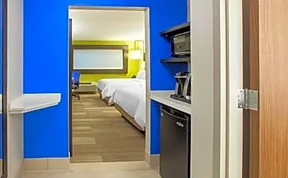 Holiday Inn Express & Suites Atlanta N - Woodstock By IHG