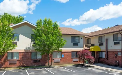 Days Inn by Wyndham Greenfield